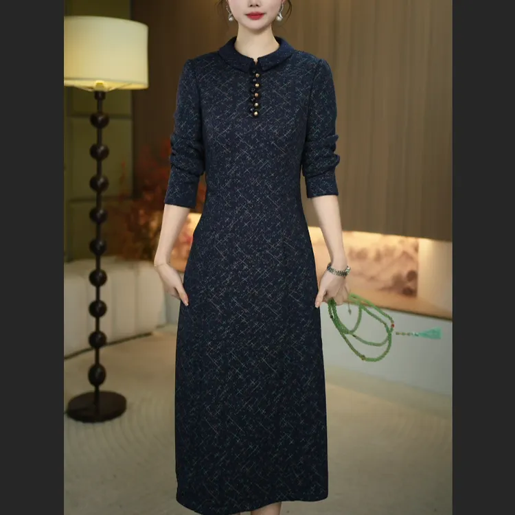 【暖晴川】秋冬新款新款新中式减龄娃娃领中长款气质连衣裙