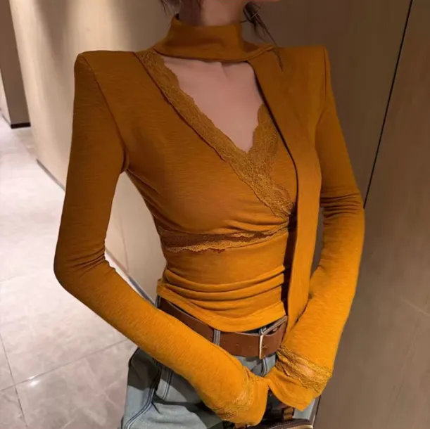 秋冬新款时尚百搭设计感蕾丝边纯欲风磨毛打底衫女款爆款2025新款