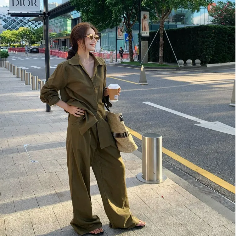 老钱风薄款衬衫套装显瘦女夏季新款复古时尚简约高腰阔腿裤两件套