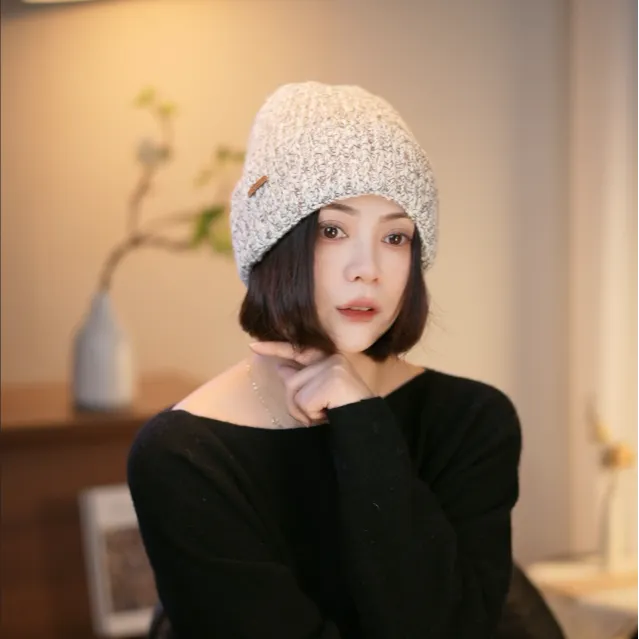 李小玉 2025 新款 “羊毛邓肯花纱” 百搭时尚显脸小加厚编织包头帽