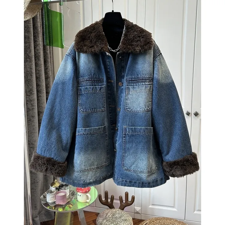 时尚设计感小众毛茸茸拼接内里牛仔外套女水洗做旧2025年冬季新款