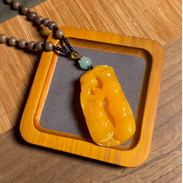 蜜蜡手工立体雕刻复古国风女款经典时尚百搭