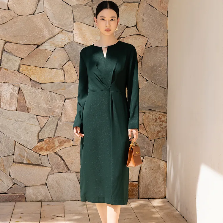 西子/【青山黛雨】重磅醋酸捏褶设计光泽感V领墨绿色连衣裙/CQBH659