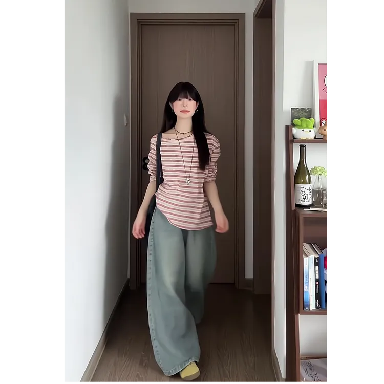 甜辣红色条纹斜肩T恤女2025秋休闲长袖露肩针织衫上衣直筒牛仔裤