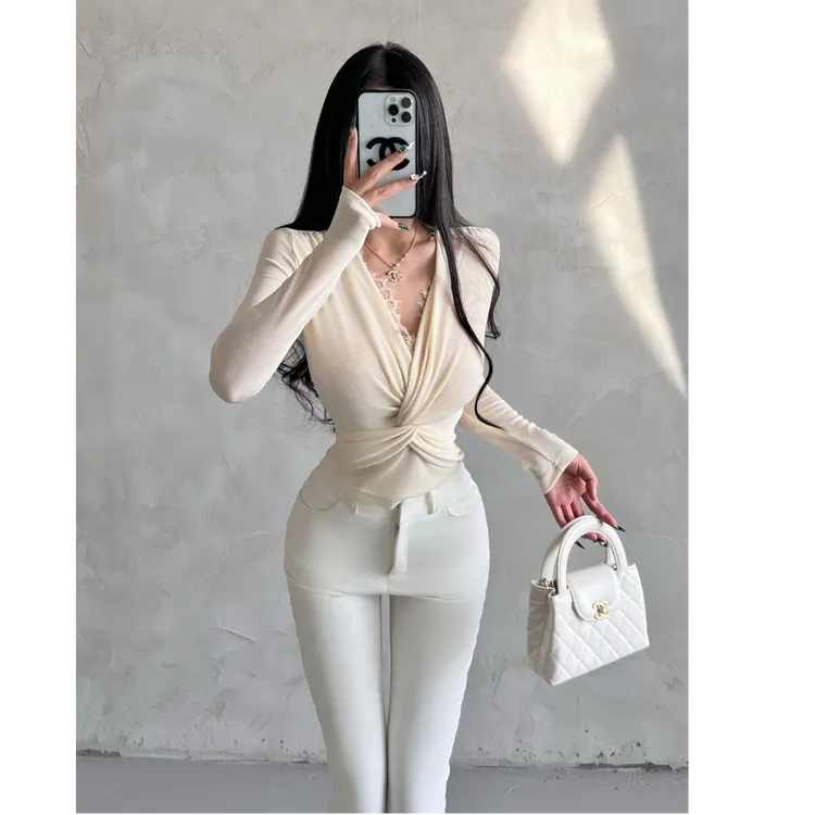 Y3093纯欲氛围感扭结交叉拼接蕾丝性感上衣女轻熟V领T恤