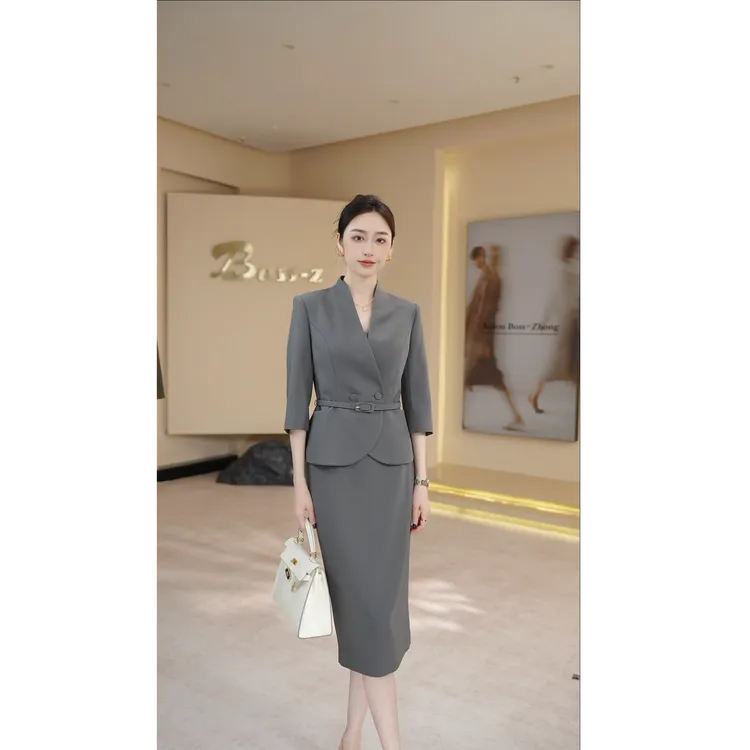 钟老板 2025春季新款收腰显瘦七分袖灰色V领西装半身裙两件套装女