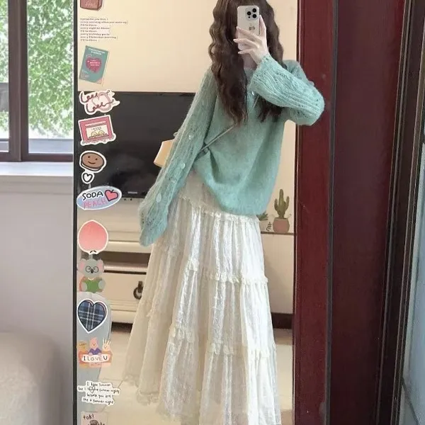 早秋韩系氛围感穿搭绿色镂空亮片毛衣女秋冬宽松慵懒风针织衫上衣