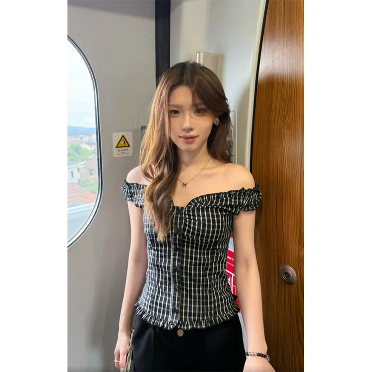 时尚穿搭女夏一字领显瘦排扣条纹百搭小众气质上衣直筒阔腿休闲裤
