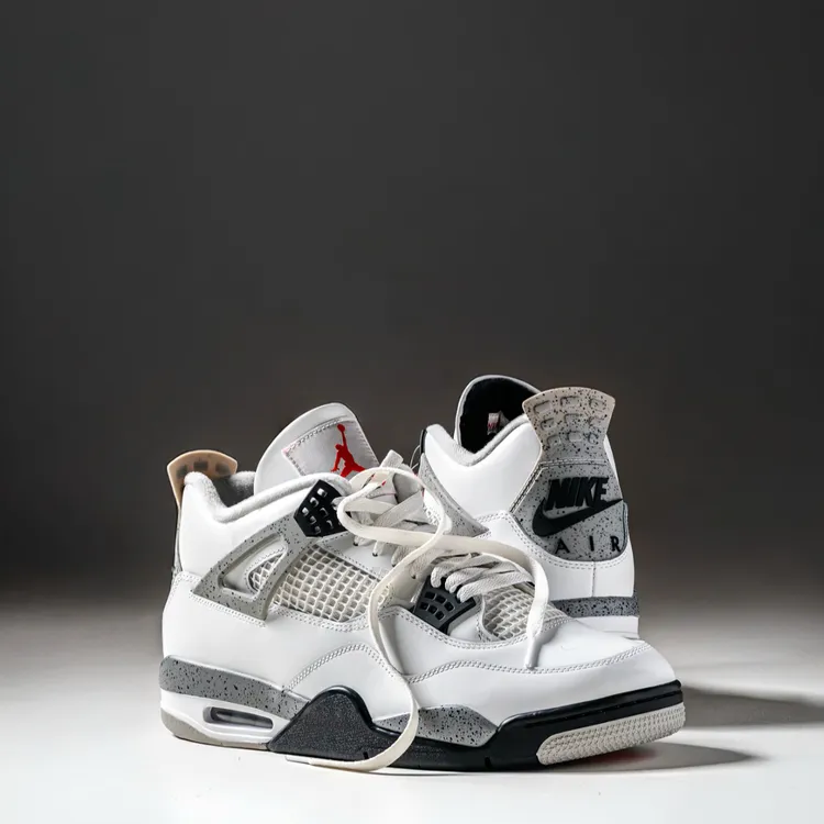【耐克专属】NIKE耐克男子AIR JORDAN 4白水泥复古休闲鞋FV5029-100