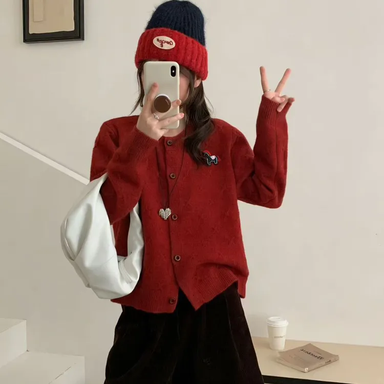 秋冬复古宽松韩版慵懒风红色针织开衫2025新款时尚百搭长袖针织衫