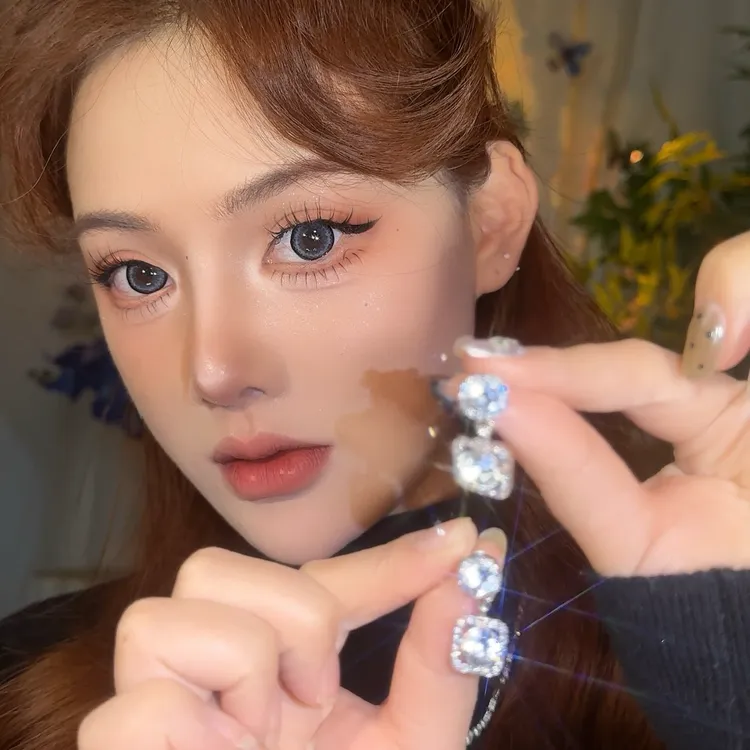 合金耳饰 千金感方糖耳环女秋冬高级感耳饰新款气质爆款独特耳钉