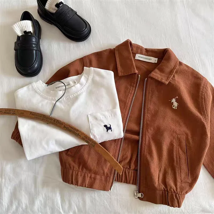 [琥珀流光童装外套]春秋翻领运动风常规V领拉链夹克长袖立领童装