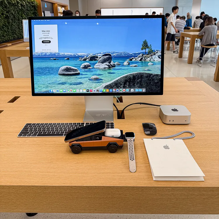 赛博皮卡Cybertruck车模多功能三合一无线充桌面磁吸充电器