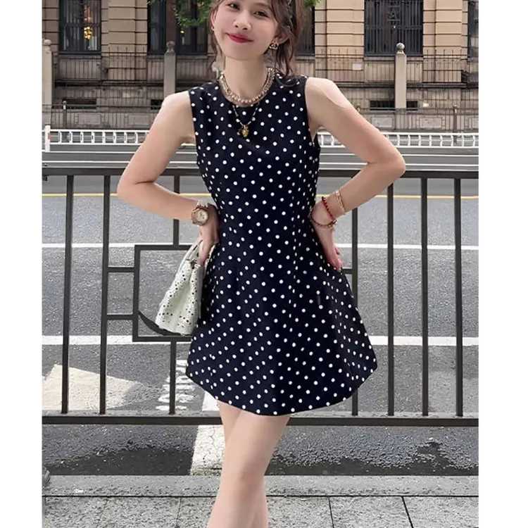 法式复古波点无袖连衣裙女2025新款时髦夏季收腰小个子a字短裙
