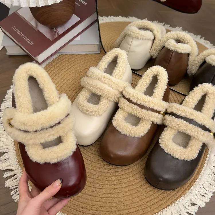 2025新款小金豆包边皮面防滑纯色玛丽珍魔术贴时尚厚底平底毛毛鞋