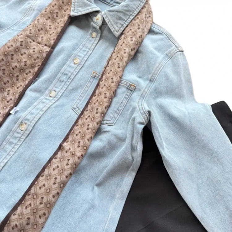 复古休闲纽扣长袖浅色纯棉版型挺括百搭高级感水洗牛仔衬衫衬衣