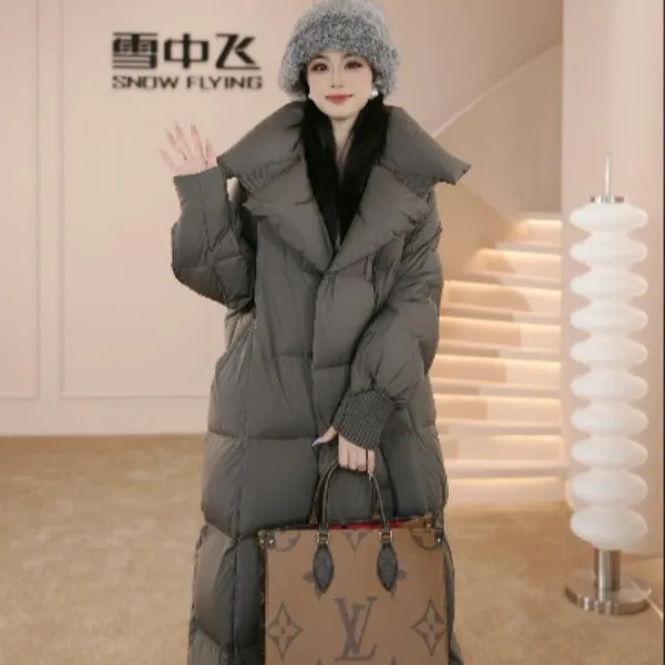 雪中飞冬季过膝长款羽绒服女宽松休闲加厚直筒版型保暖90绒9526