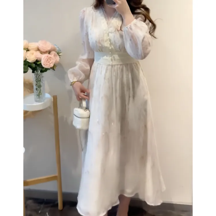 大码女装法式收腰蕾丝碎花连衣裙初秋新款胖MM梨形身材显瘦裙子女