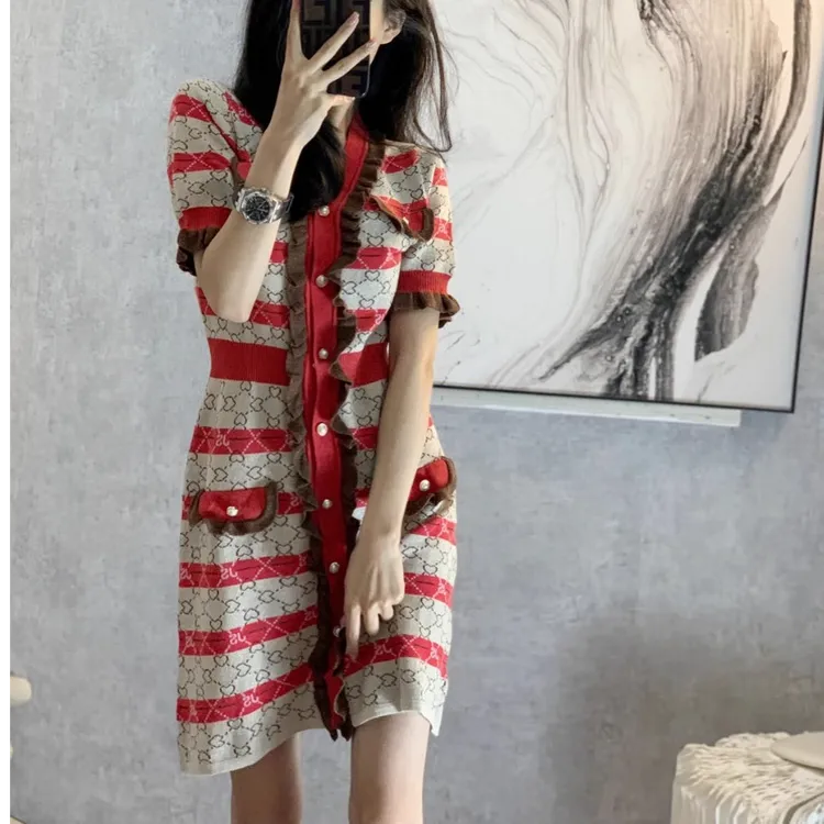 【现货】针织连衣裙女夏季新款法式赫本收腰显瘦气质短袖条纹裙子