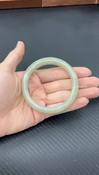 【闪购商品】和田玉手镯未镶嵌且末微色差近矿56手镯