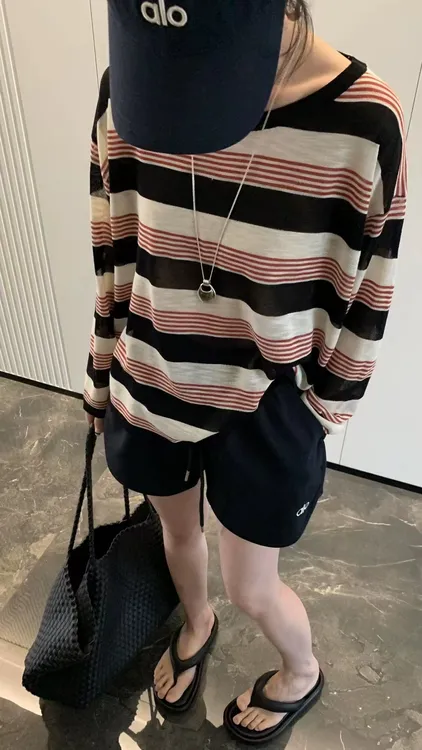 韩系圆领薄款长袖条纹防晒针织衫女25秋季设计感宽松显瘦百搭上衣