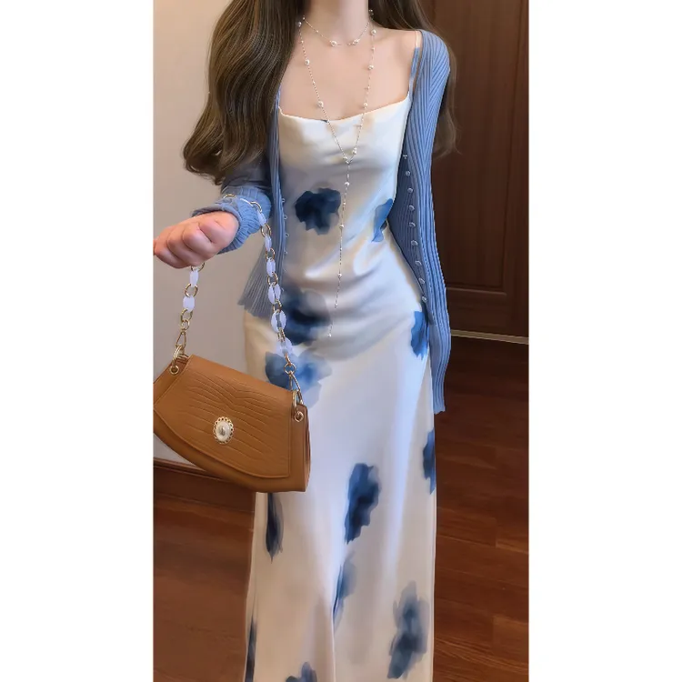 法式温柔蓝白色印花缎面荡领吊带连衣裙气质长裙&针织衫外套9785