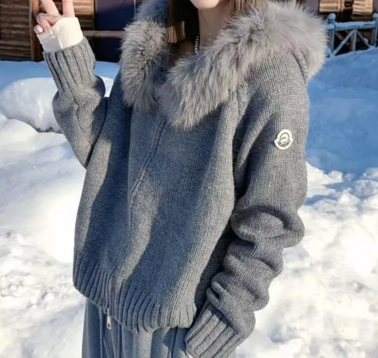 金三三『云絮暖织』2025冬季新款潮牌带毛领休闲外套H6878