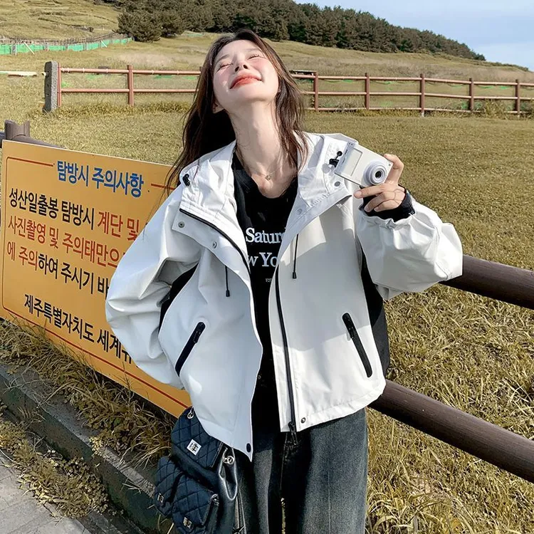 拼色连帽短款冲锋衣外套女2025春秋新款高级感宽松休闲小个子上衣