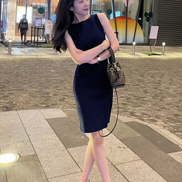 性感辣妹无袖背心冰丝针织连衣裙女夏季2025新款修身显瘦包臀裙子