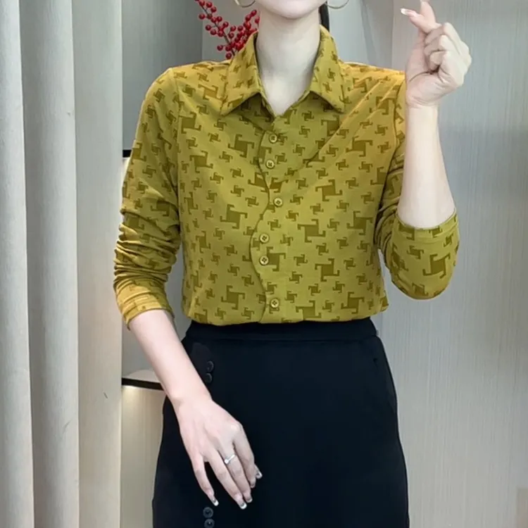 (甄选）春季新款时尚洋气百搭大码显瘦印花衬衫领气质修身女士小衫