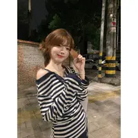韩系条纹甜辣风一字肩长袖t恤女秋季新款显瘦休闲慵懒上衣