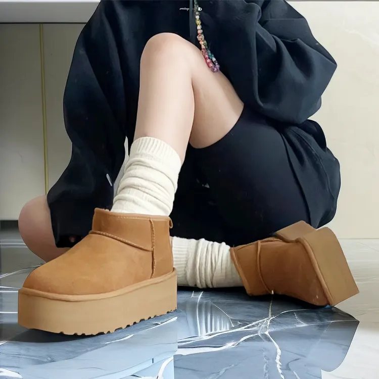 真皮羊毛增高雪地靴皮毛一体女厚底爆款2025新冬季雪地棉明星同款