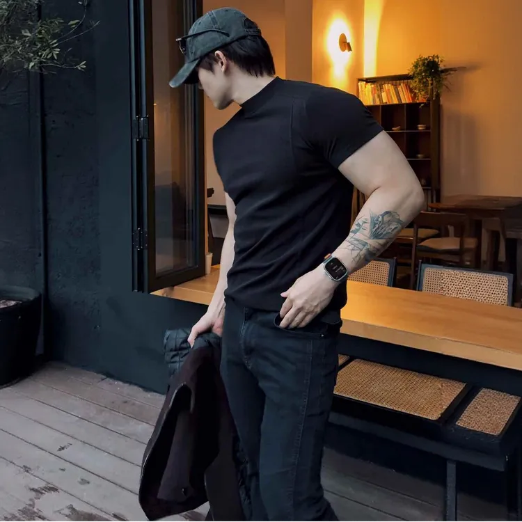 BEESTRONG半高领德绒阳离子280g双肩线显壮收袖口型男战衣长袖T恤