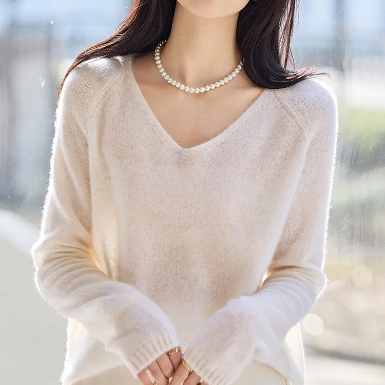 女士纯色V领羊毛衫气质百搭针织毛衣简约通勤显瘦插肩羊毛打底衫