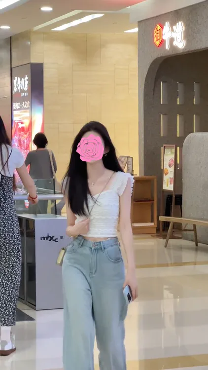 修身显瘦百搭吊带背心夏季2025新款显瘦时尚套装女高腰牛仔裤女装