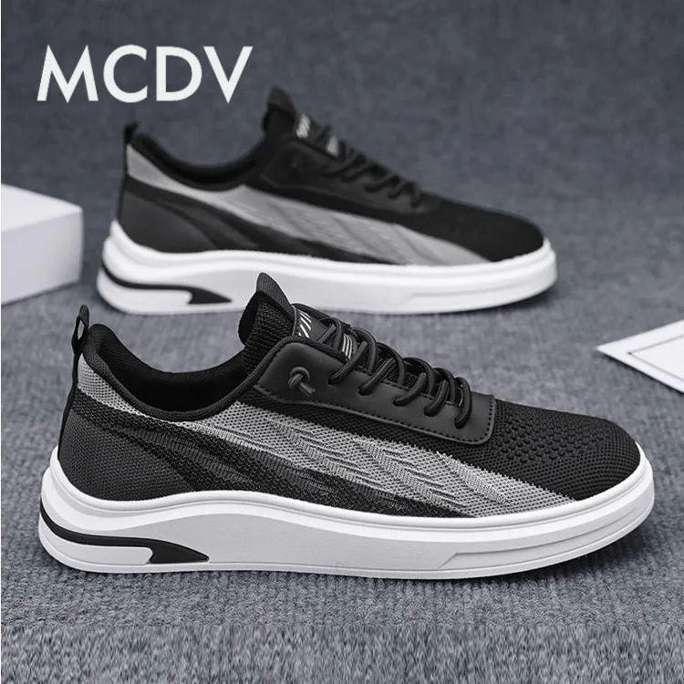 男鞋2025新款夏季透气薄款飞织网面跑步板鞋男士软底防臭运动潮鞋