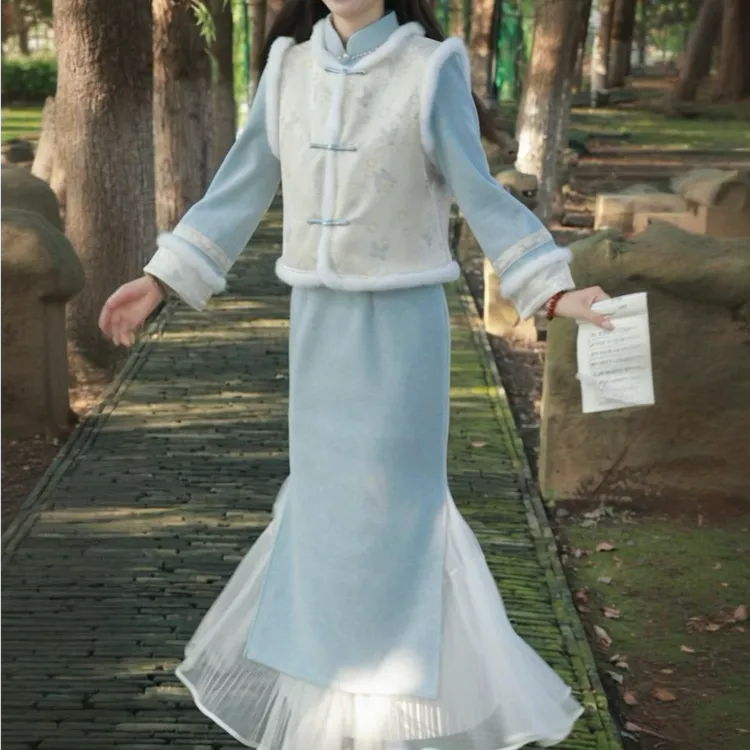 俏娘鱼蓝色改良新中式倒大袖旗袍女2025冬新款加绒保暖素雅年轻款