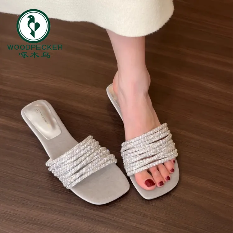 啄木鸟粗跟银色水钻气质法式小凉拖鞋仙女鞋子外穿夏季露趾凉鞋
