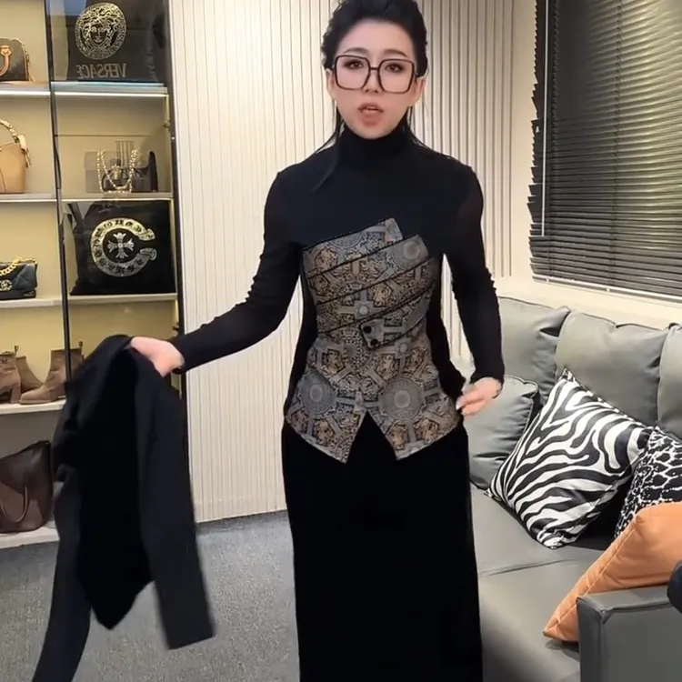 时尚重工撞色衫女装高领打底拼接显瘦小衫黑色百搭气质