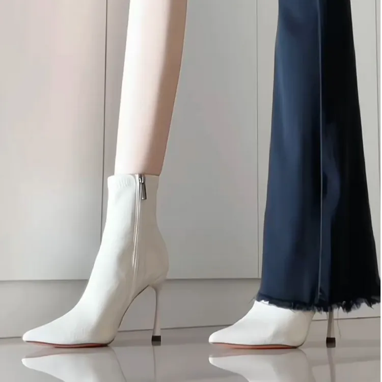 白色细跟短靴2025秋冬流行尖头法式气质显瘦及踝瘦瘦小皮靴侧拉链