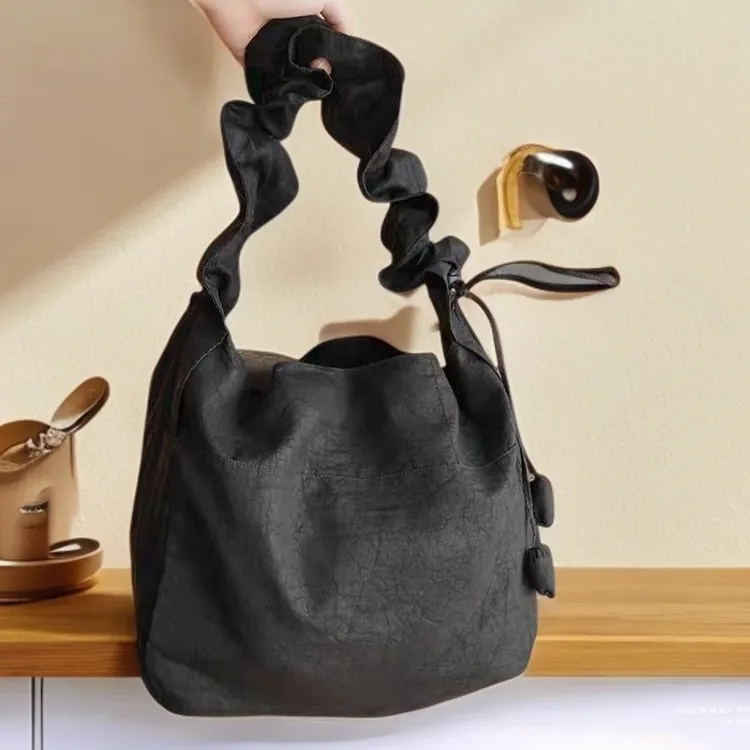 香云纱龟裂纹桑蚕丝可折叠斜挎包黑色百搭小众单肩手拎包