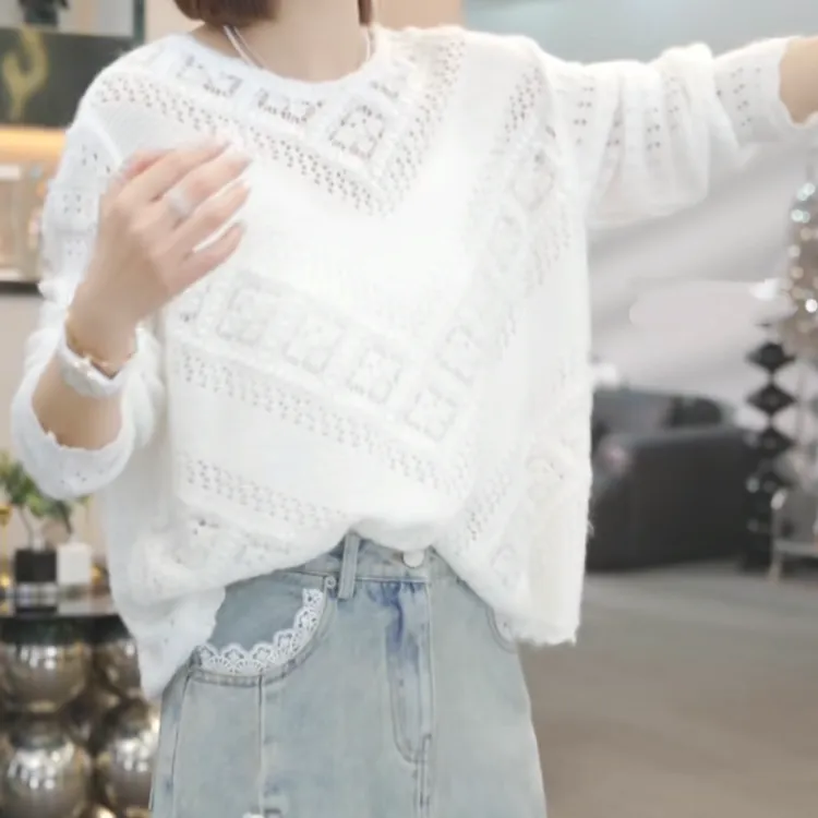 设计感时尚气质镂空长袖蕾丝毛衣女2025春季新款休闲百搭宽松上衣