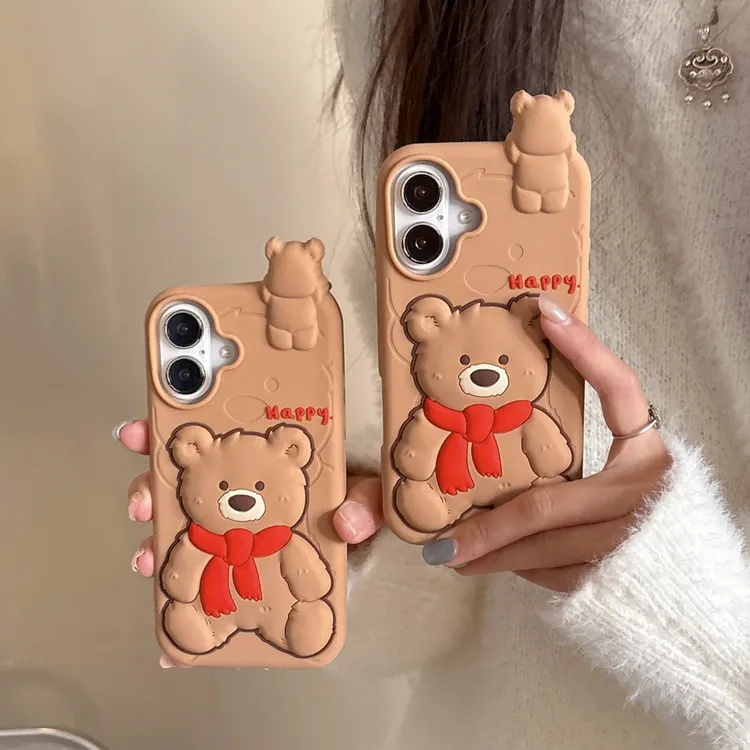 (苹果)趴趴巴塞罗熊可爱卡通小熊适用iPhone16女款立体硅胶手机壳