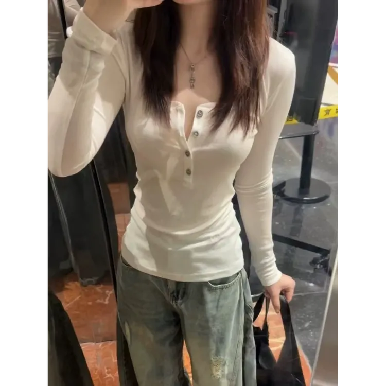 美式辣妹V领设计感小众长袖T恤女早秋薄款白色正肩修身显瘦上衣