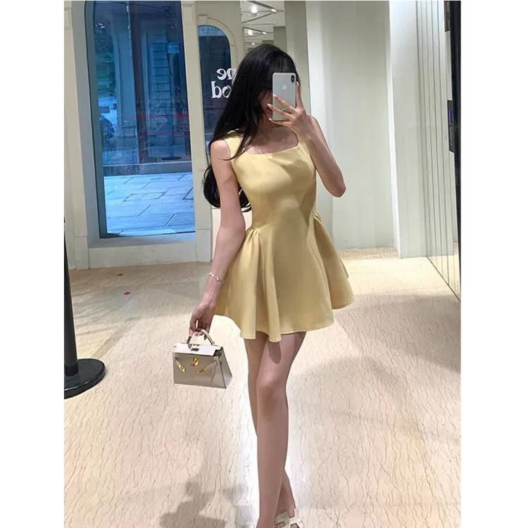 优秀的金蘑菇 高智千金时尚气质显法式西装连衣裙