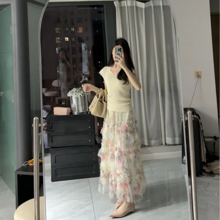 2025新款夏季爆款蕾丝v短袖t恤女辣妹修身小飞袖上衣半身裙两件套