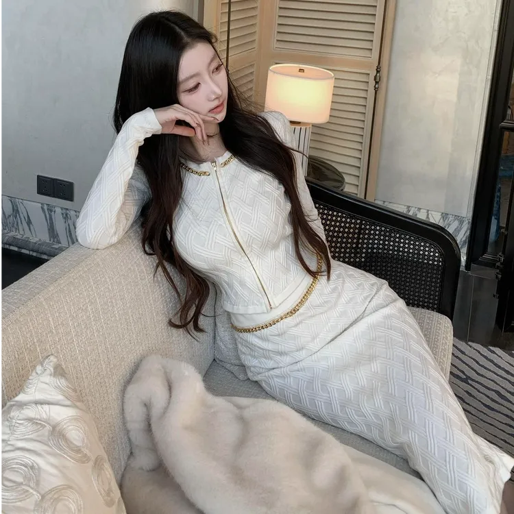 法式小香风名媛套装女士秋冬季新高级感上衣性感包臀半身裙两件套