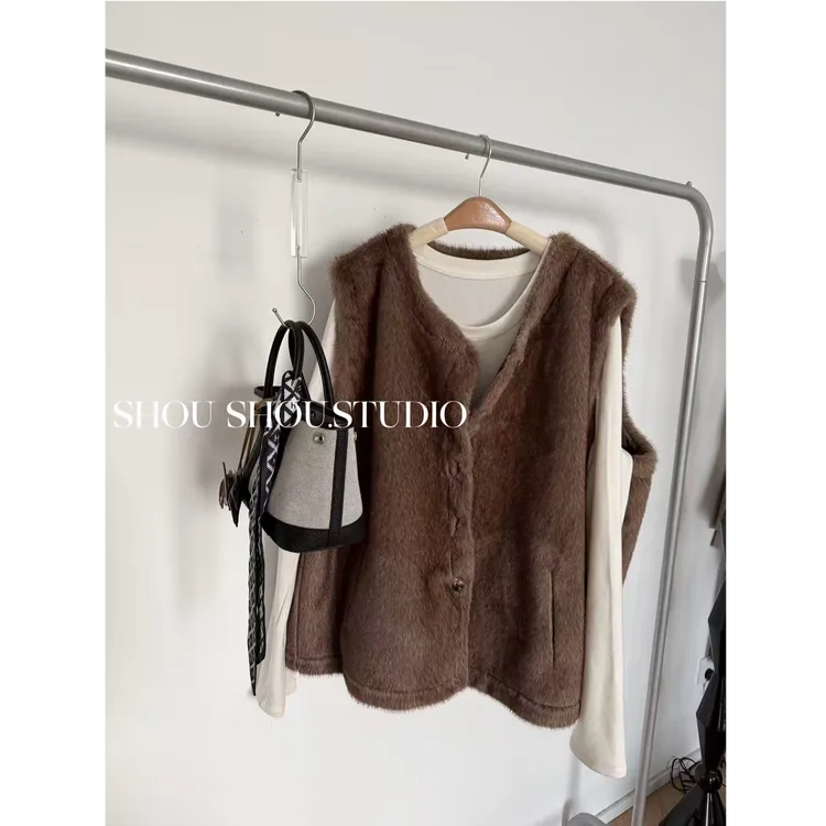 【瘦瘦】德芙巧克力-大码圆领无袖保暖宽松皮毛一体马甲外套S02348