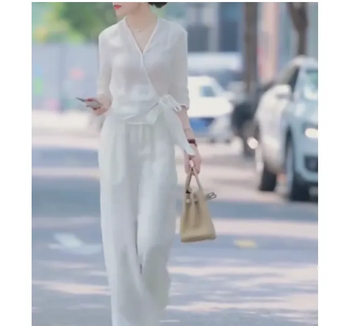 2025夏季时尚潮流百搭精品女装乖2Ioo