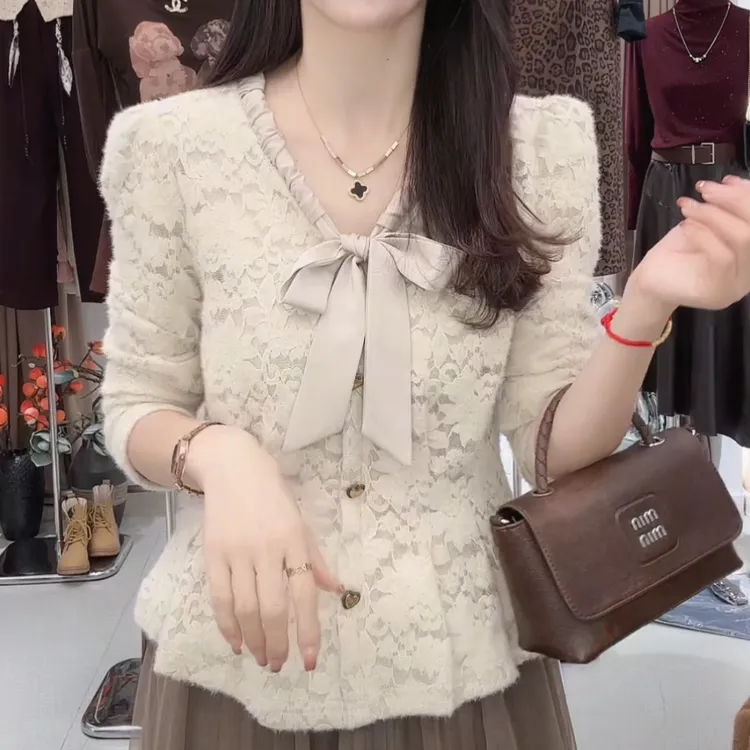 法式2025甜美系带蝴蝶结衬衫提花新颖磨毛蕾丝气质V领洋气女上衣